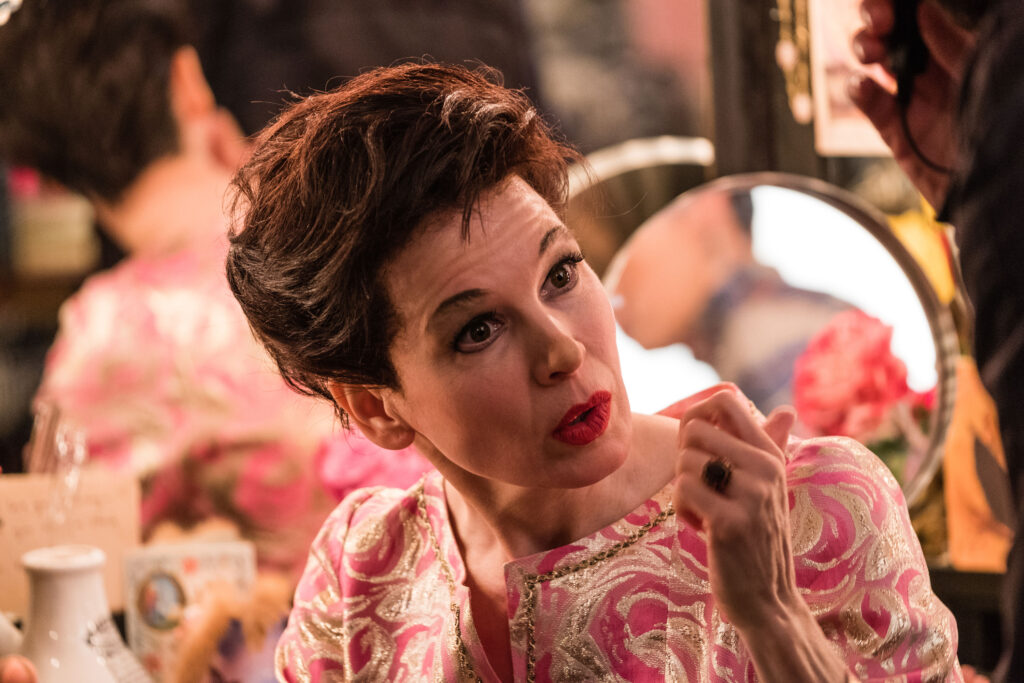 judy-Renee-Zellweger-as-Judy-Garland-in-the-upcoming-film-JUDY_rgb