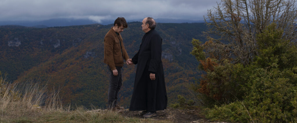 Misericordes_FTR-TXT-FRE_HD-239-1920x1080_24FPS_FR-XX_REC709_51-
