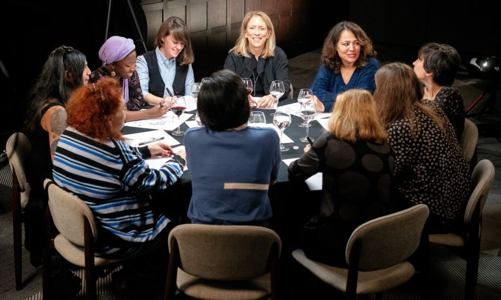 Women Laughing_keyimage